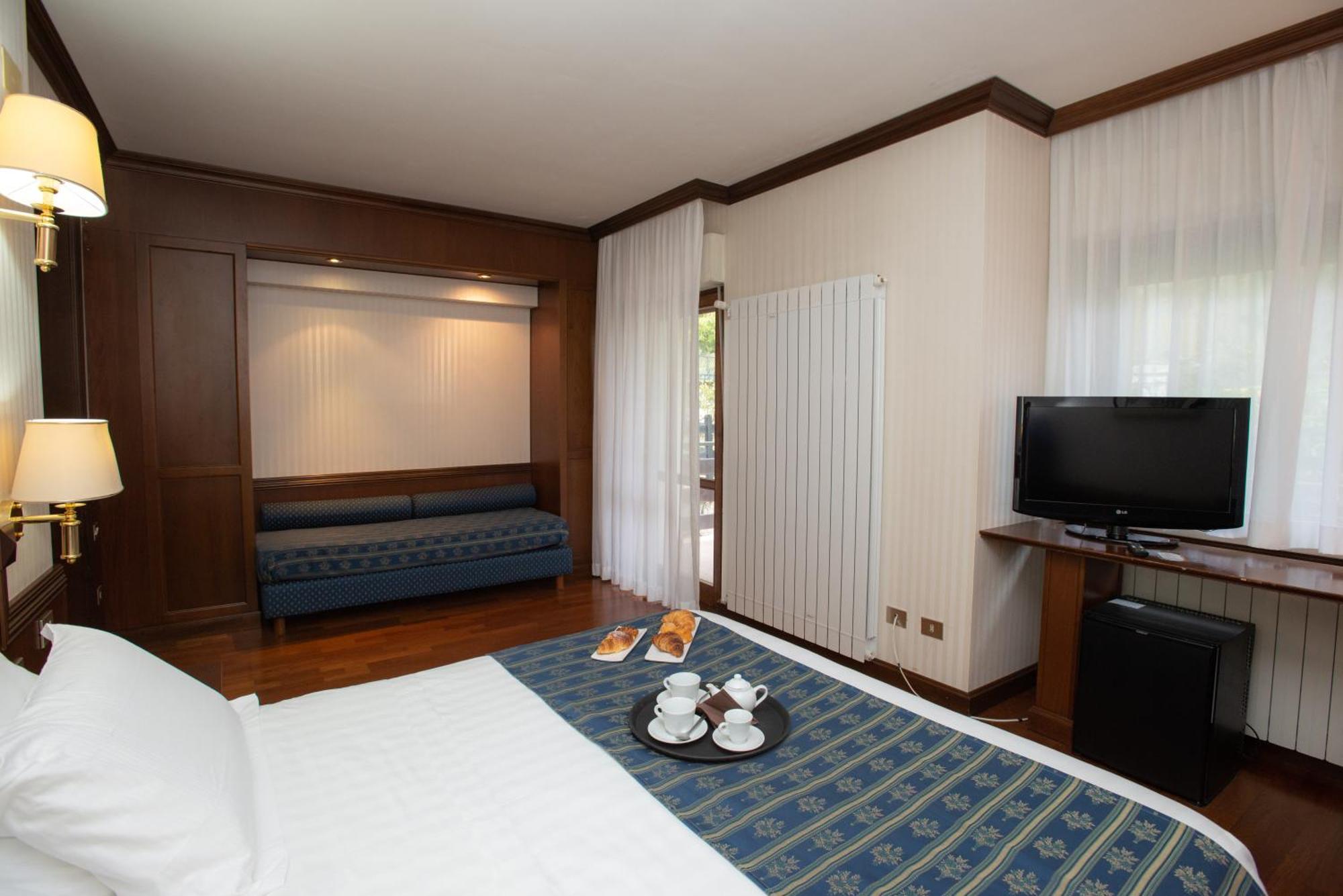 Hotel Corona & Spa Пескассероли Экстерьер фото