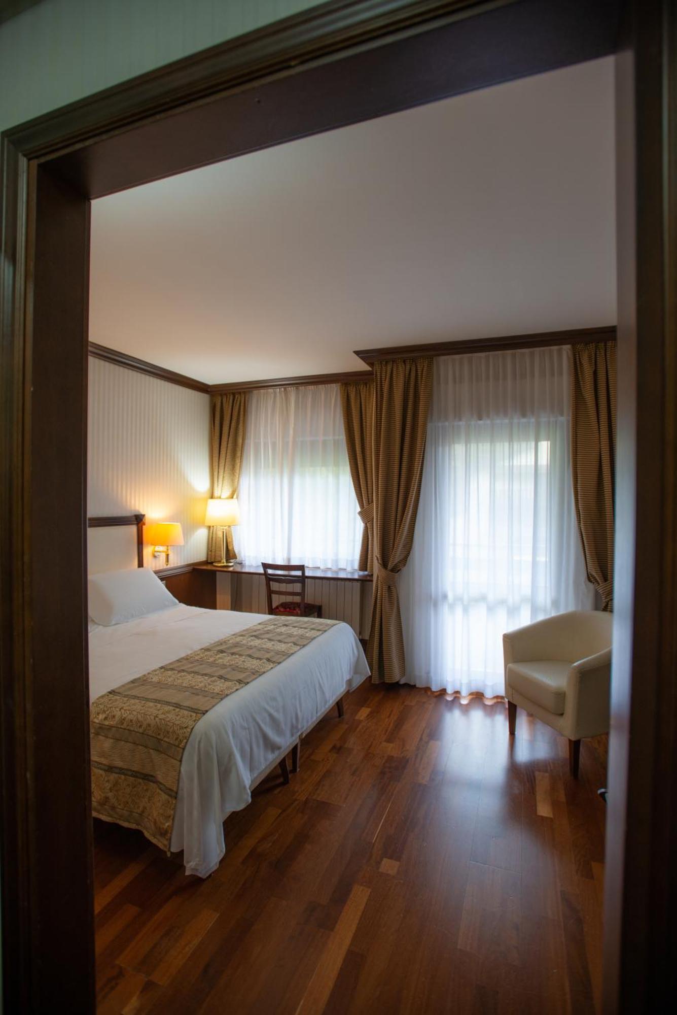 Hotel Corona & Spa Пескассероли Экстерьер фото